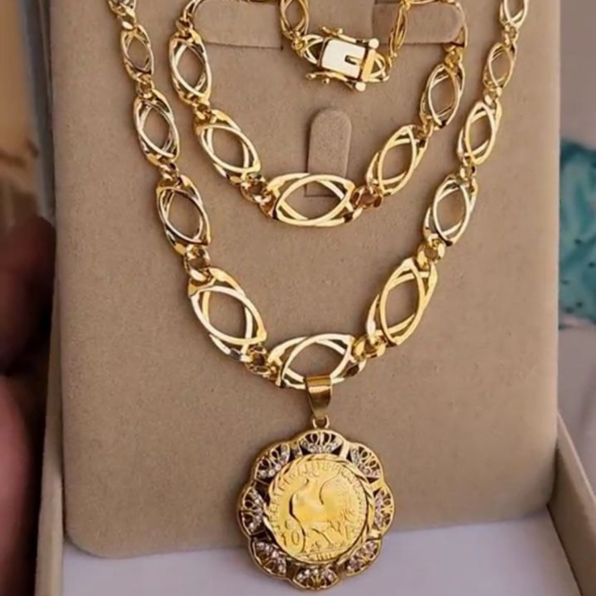 💝أنصومبل 8 بسدادة الذهب و علاقة الفروج محجرة بأحسن جودة + هدية على كل طلبية💝